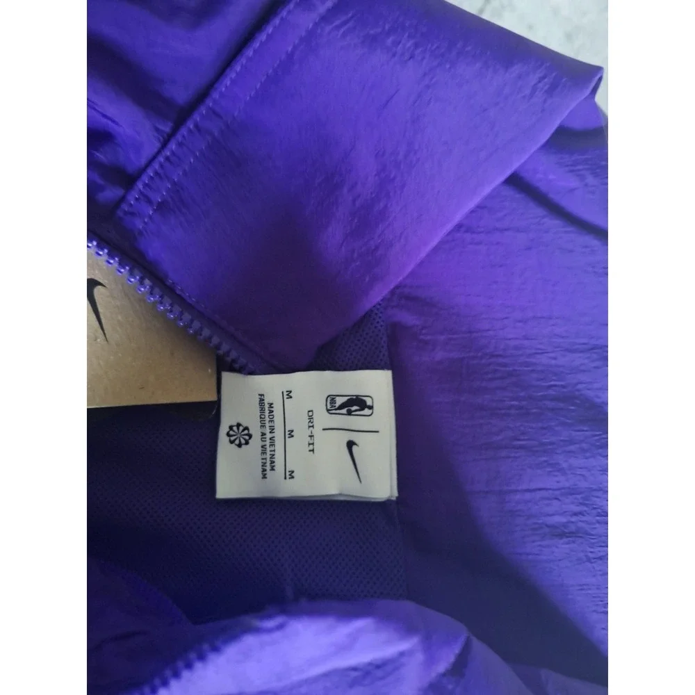 Nike LA Lakers NBA DriFIT Purple Windbreaker Jacket Men Sz Medium Anorak 1/4 Zip